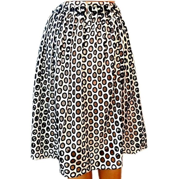 J.CREW Punched Out Eyelet Embroidered Cream Black A Line 28×22 Skirt Size 2 - Picture 2 of 9